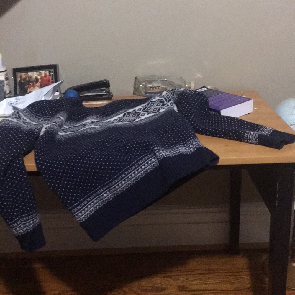 Brooks brother Italian  yarn sweater